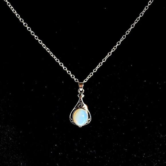 AVI Dainty Moonstone & Sterling Silver Necklace - Picture 2 of 14